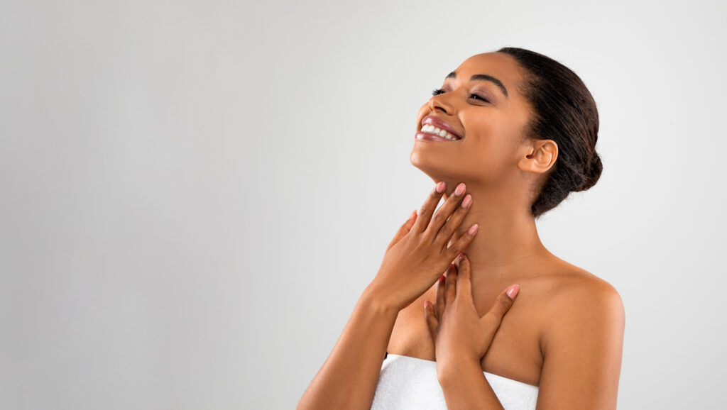 Frau hat sich ihr Doppelkinn entfernen lassen