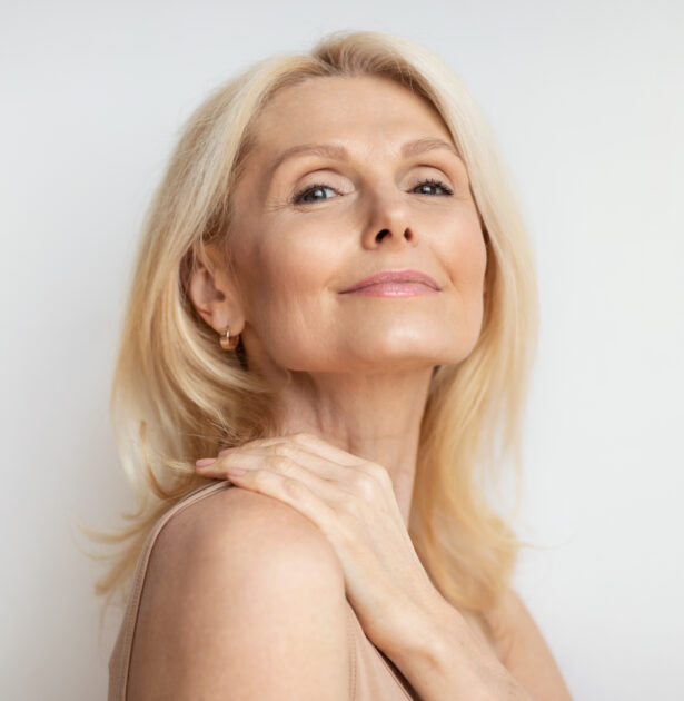 Frau nach einer Polynukleotid-Behandlung