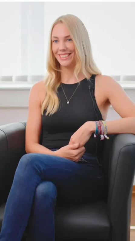 Zufriedene Patienten erzählen über Erfahrung mit Botox, Lidstraffung und Brustverkleinerung bei CenterPlast